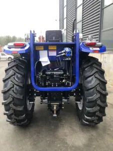 130hp-1304-4x4-tractor-multiuso-vista-03