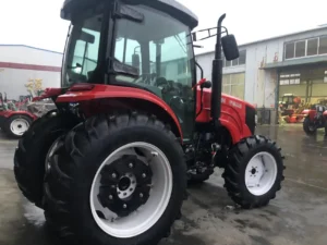 140hp-1404-4wd-cabina-utilitaria-vista-del-tractor-02