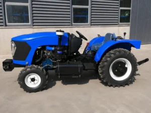 Vista lateral izquierda del tractor compacto para invernadero Blue de 100 HP y tracción a las cuatro ruedas